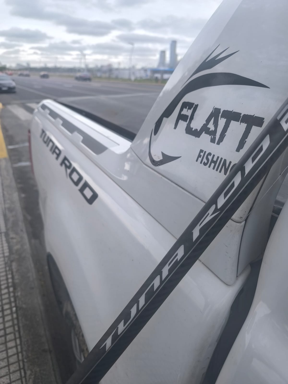 &ldquo;Tuna Rod Flat: firmeza y control en cada lance.&rdquo;