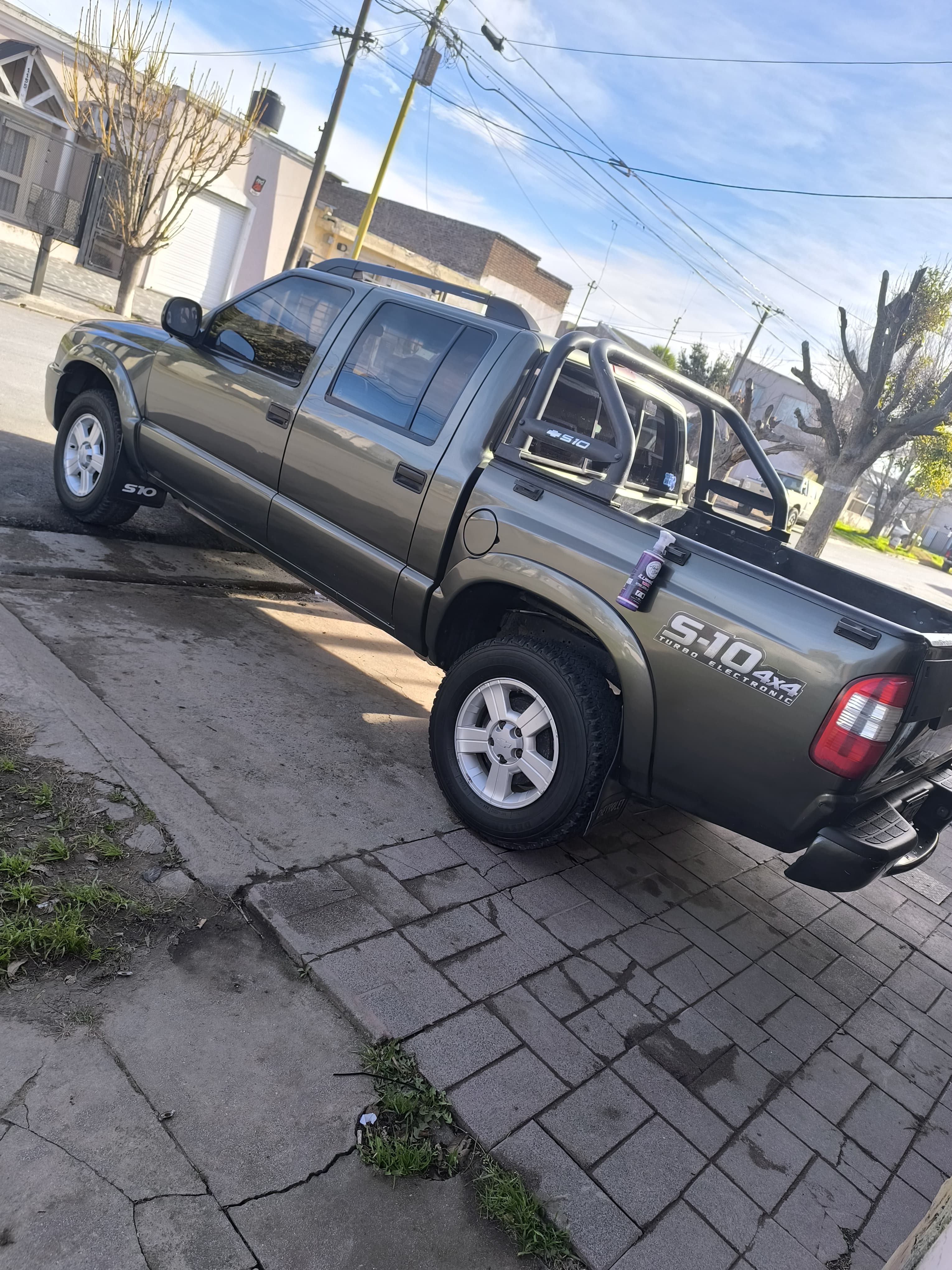 &ldquo;Ilusi&oacute;n Wax: brillo espejo que protege tu camioneta.&rdquo;